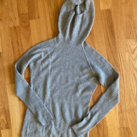 W's Patagonie Capeline Air Crew Hoodie - Picture 1 of 3